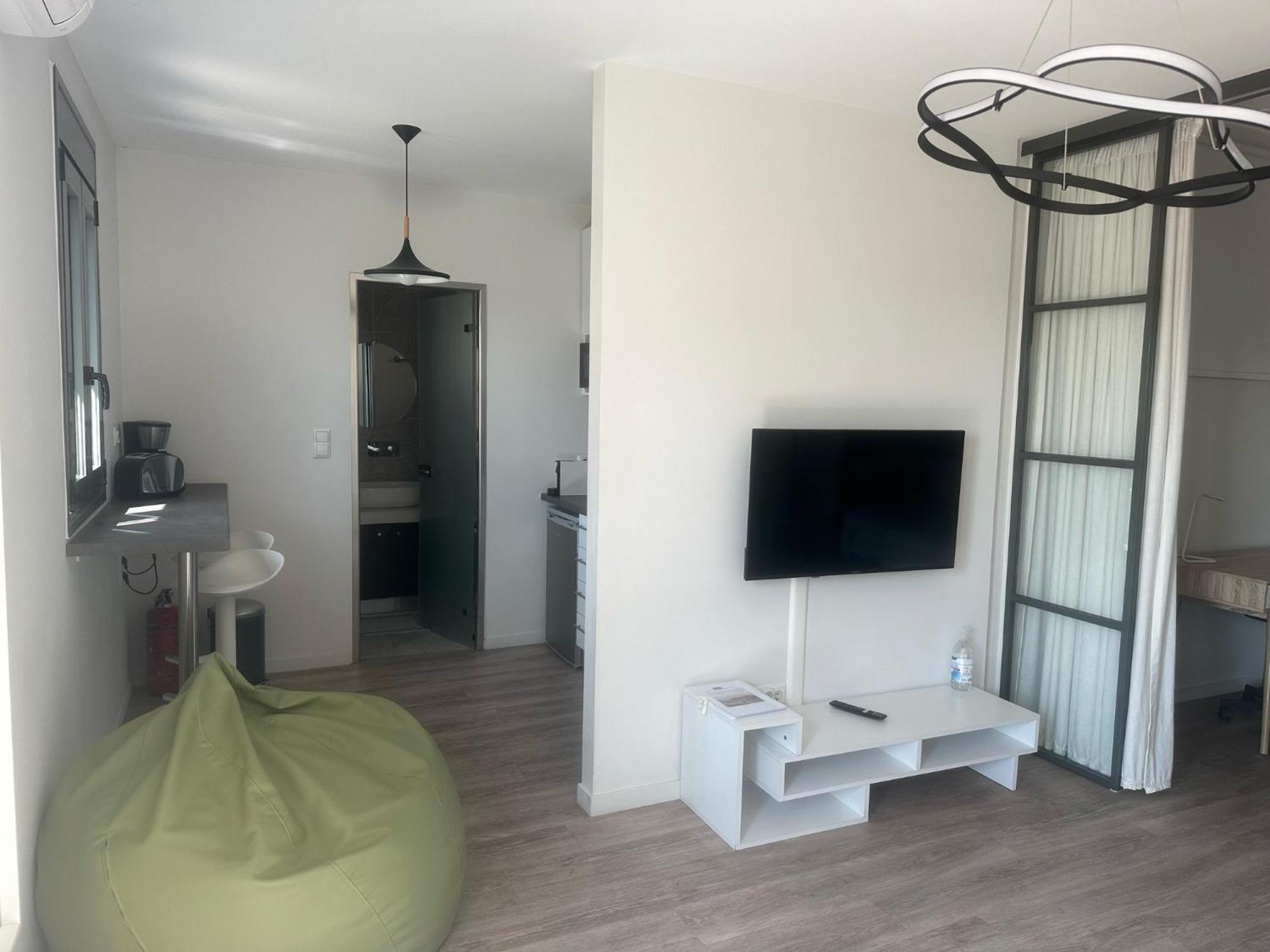 Emily In Athens - Central Chic Flat With Terrace Syntagma E1 Exterior foto